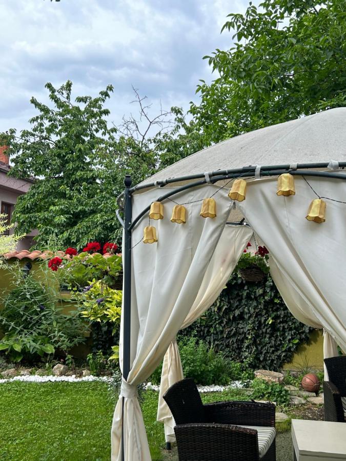 Lux Garden Home D Kumanovo Luaran gambar
